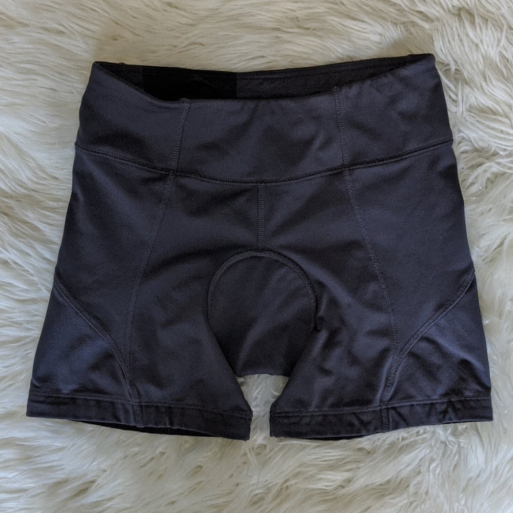 Athleta padded spin shorts